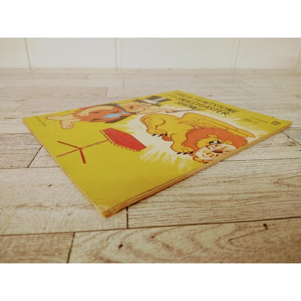 Fred‎ Flintstone Snallygaster Show 1972 Paperback Horace J Elias retro cartoon